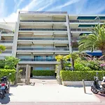 Palm - Beachfront *