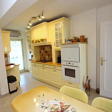 Palm - Beachfront Apartman