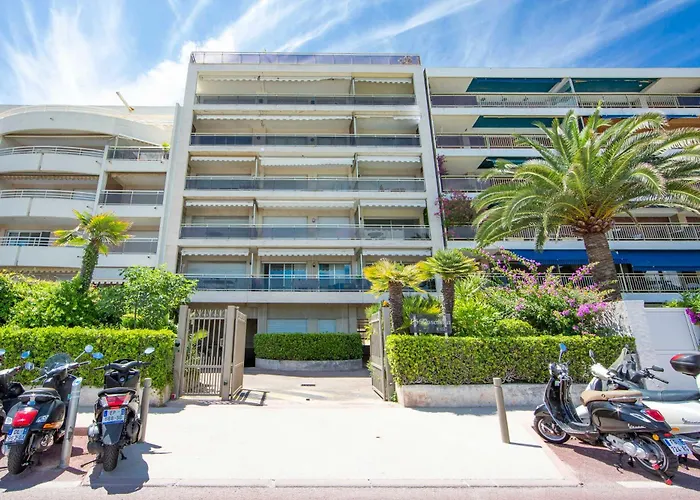 Palm - Beachfront *